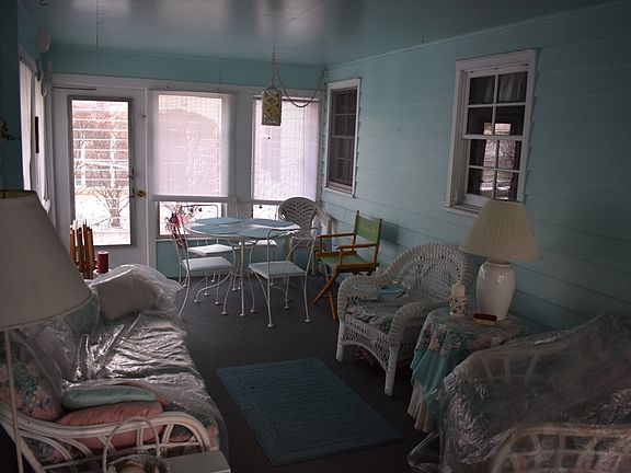 4th image of 302 Parkside Dr