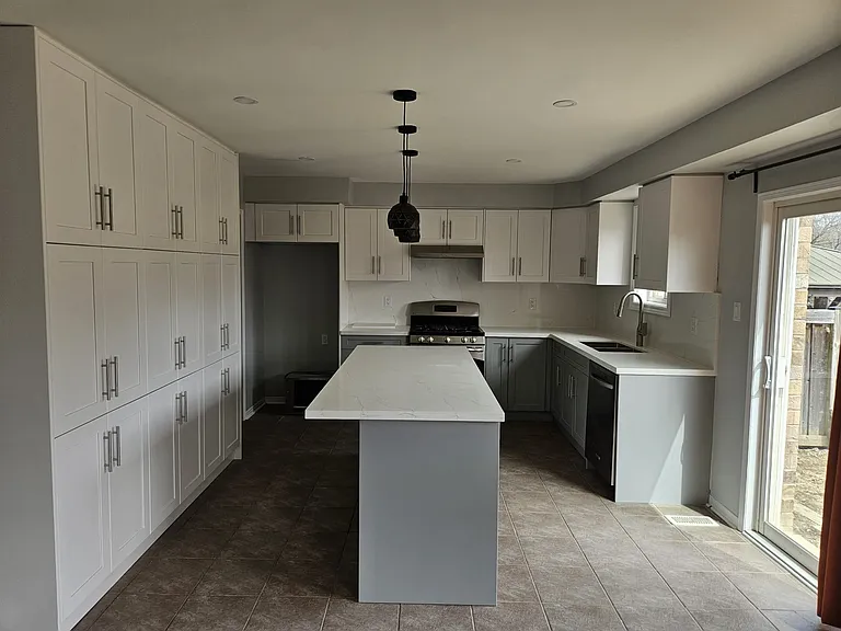 3 Kaufman Dr #UPPER — Photo 1