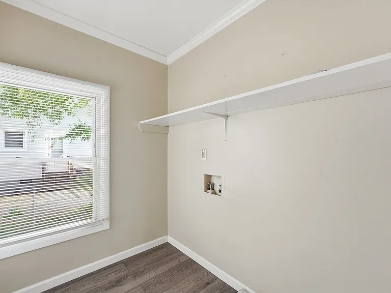 214 Markham St — Photo 12