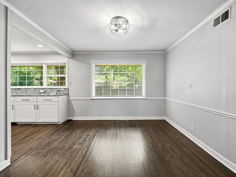 3325 S Yorktown Ave — Photo 5