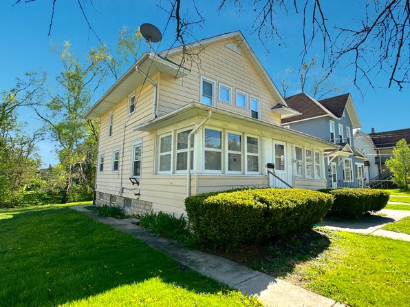 453 Addison St, Elgin, IL 60120
