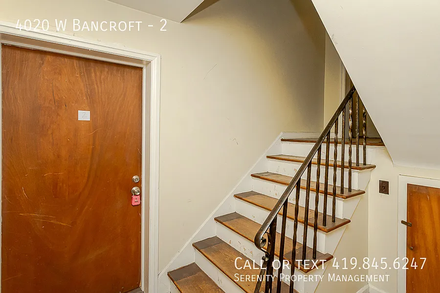 Building Photo - 4020 W Bancroft St #2