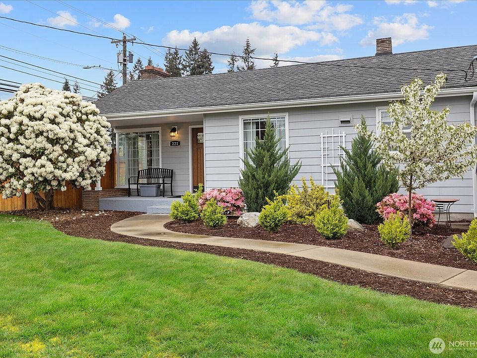 1st image of 221 Tamarack Avenue