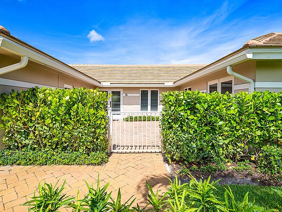 4th image of 11609 N Lake Drive #14 Garden