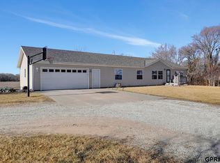 555 224th Rd, Milford, NE 68405