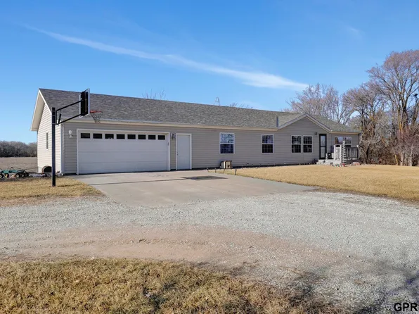 555 224th Rd, Milford, NE 68405