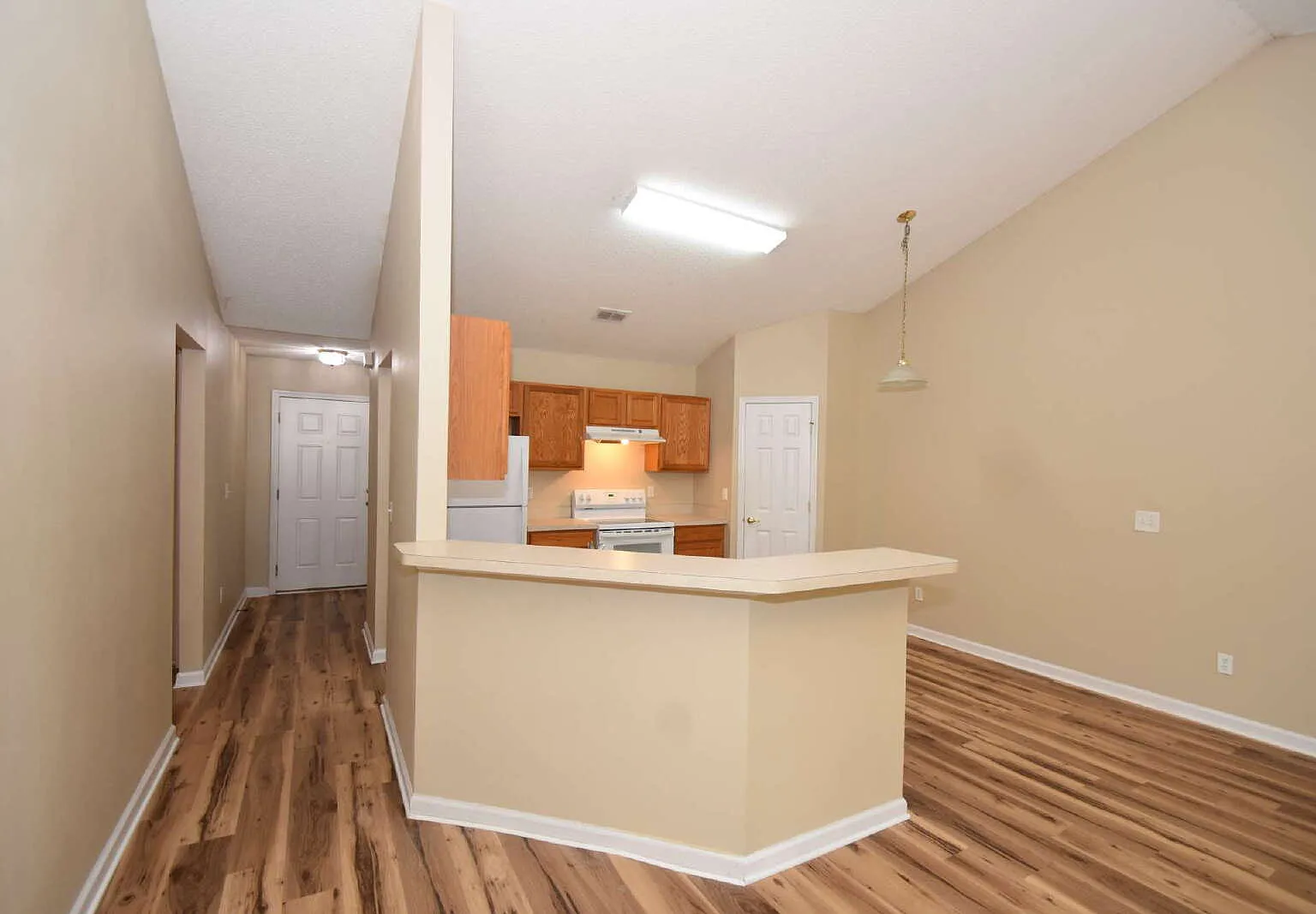 3 bed, 2.0 bath, 1220 sqft, $1,650 — Photo 4