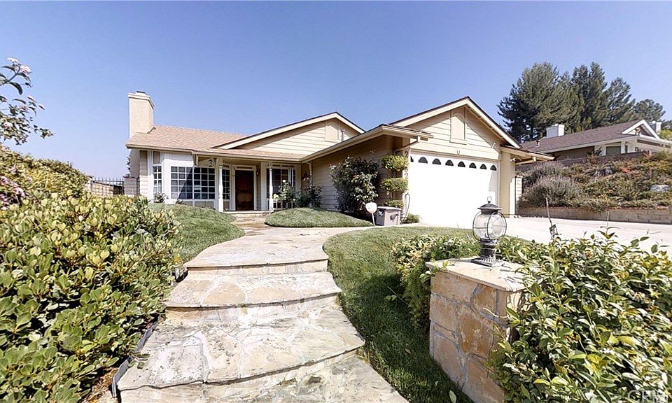 1st image of 27929 Harwood Dr