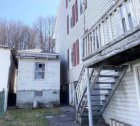 5th image of 523 E Abbott St