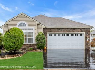 3 Tuscana Ct, Manchester, NJ 08759