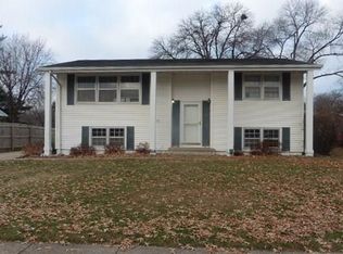 309 N 11th St, Indianola, IA 50125