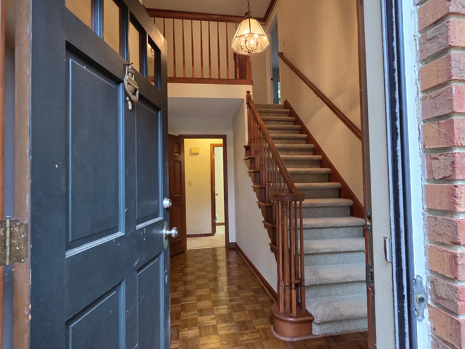 3 bed, 2.5 bath, 2413 sqft, $2,750 — Photo 2