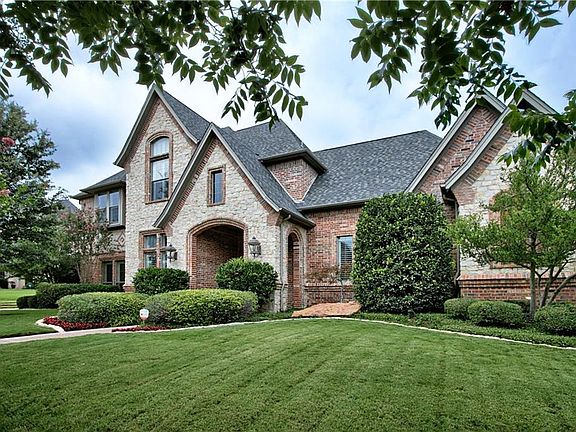 3rd image of 714 Edward Ct