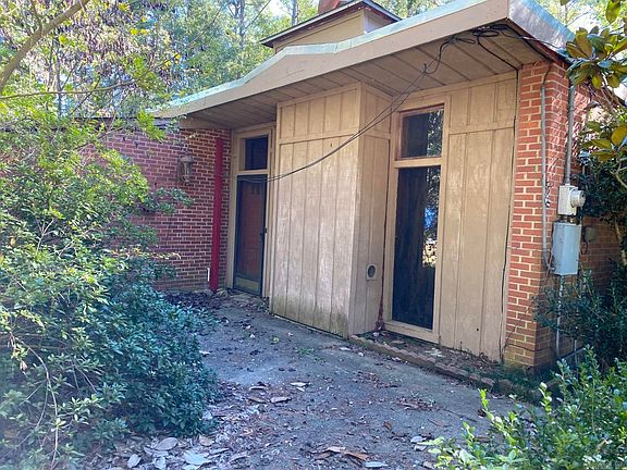 2nd image of 2983 Evergreen Ave