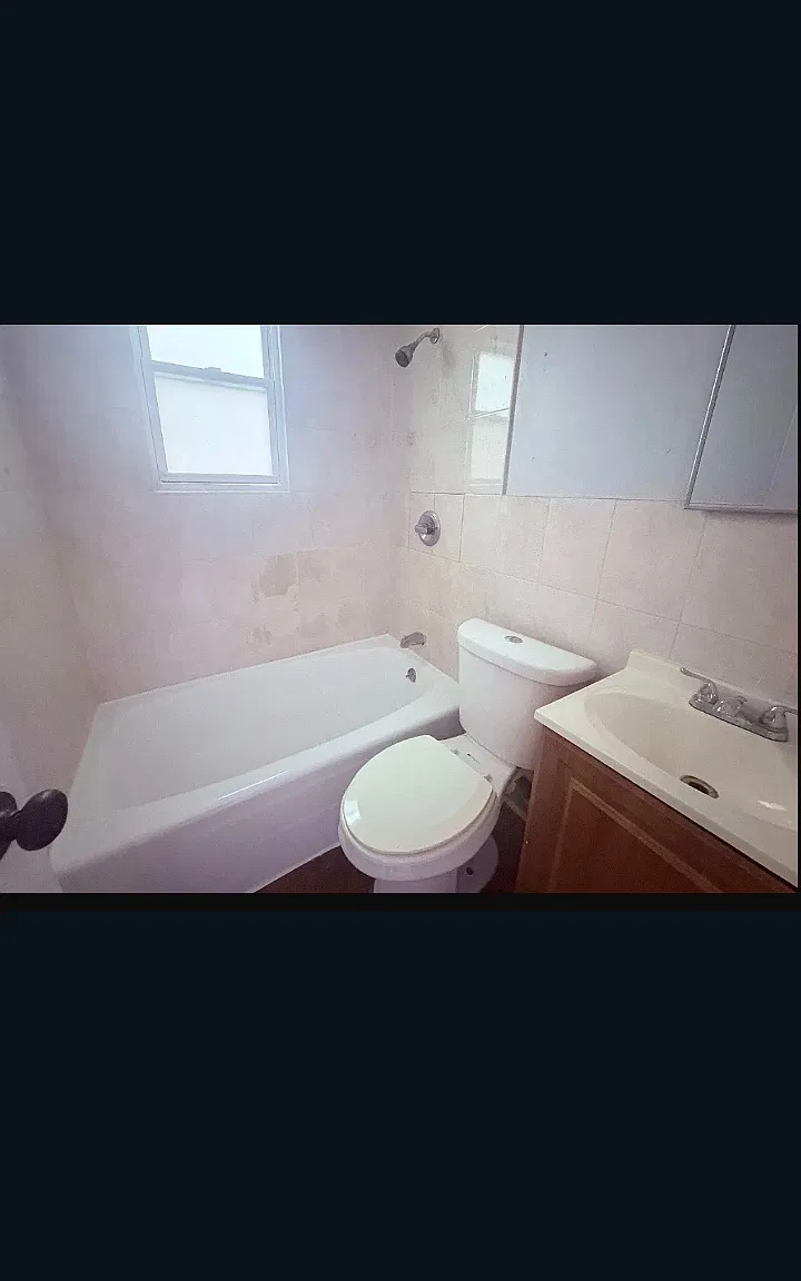 2 bed, $1,950 — Photo 2