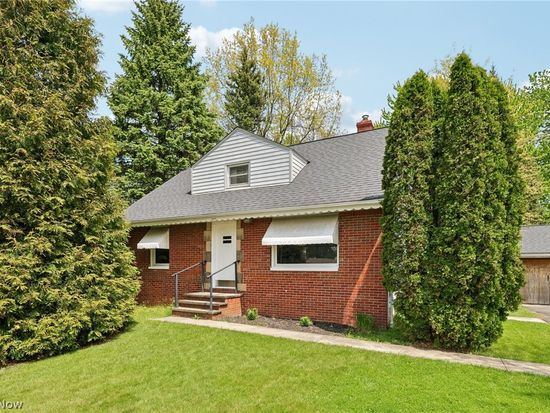 469 Richmond Rd, Richmond Heights, OH 44143