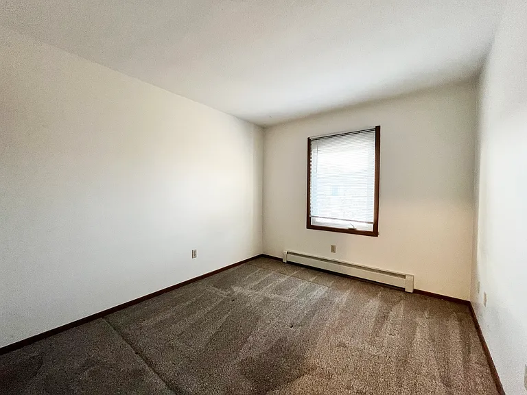 1604 Roe Crest Dr #8 — Photo 11