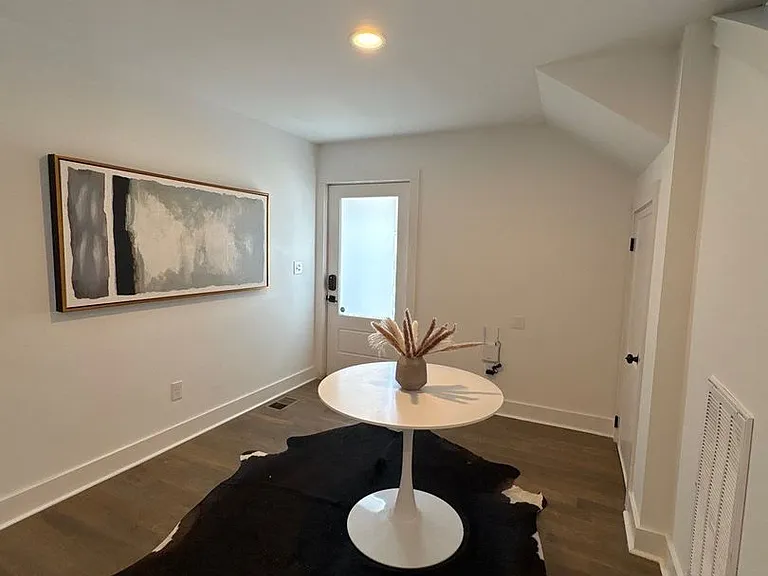 616 Stockell St #B — Photo 3