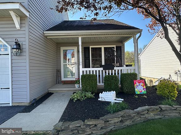 4th image of 123 Twin Creeks Dr