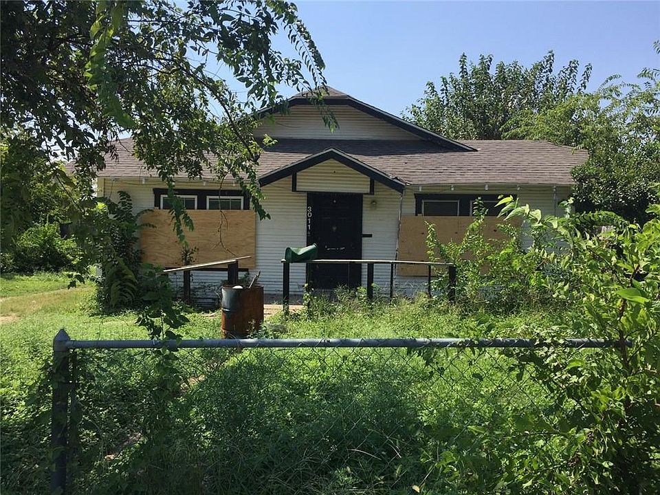 2nd image of 3011 N Elm St