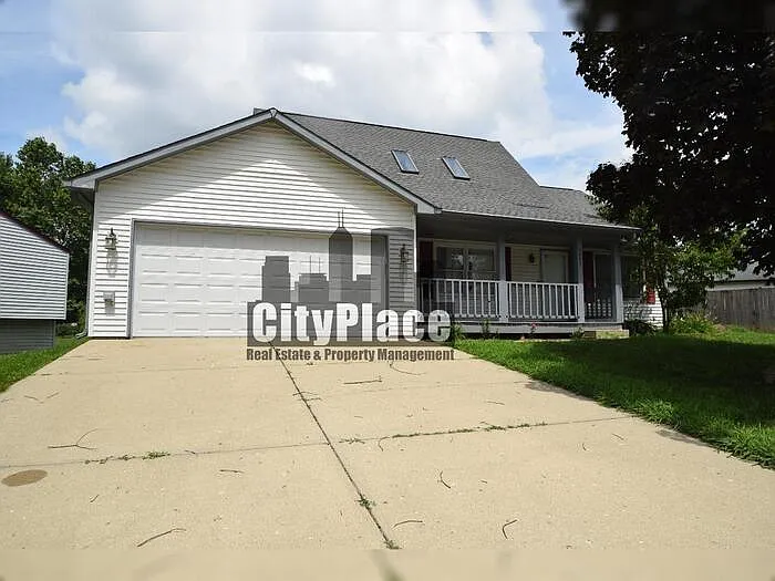 1442 Maria Ave — Photo 1