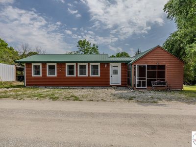 28848 Paradise Dr, Warsaw, MO, 65355