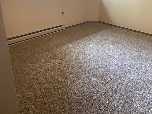 3rd image of 507 E Tieton Ave