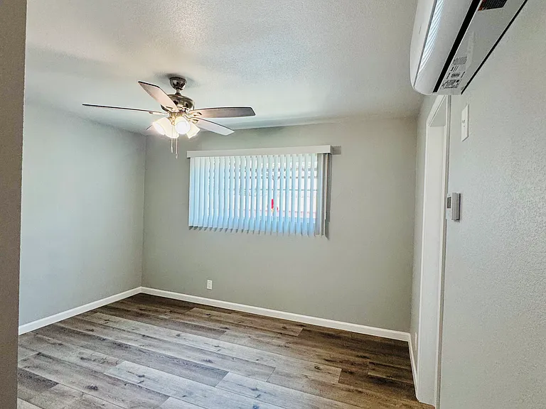 Dakota Castle Luxury Apartments — Photo 10