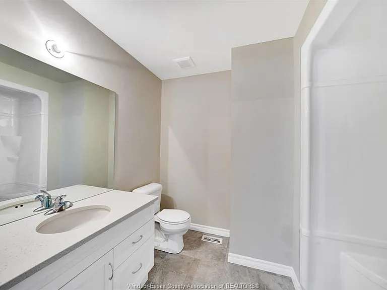397 Hemlock Ln #MAIN — Photo 13