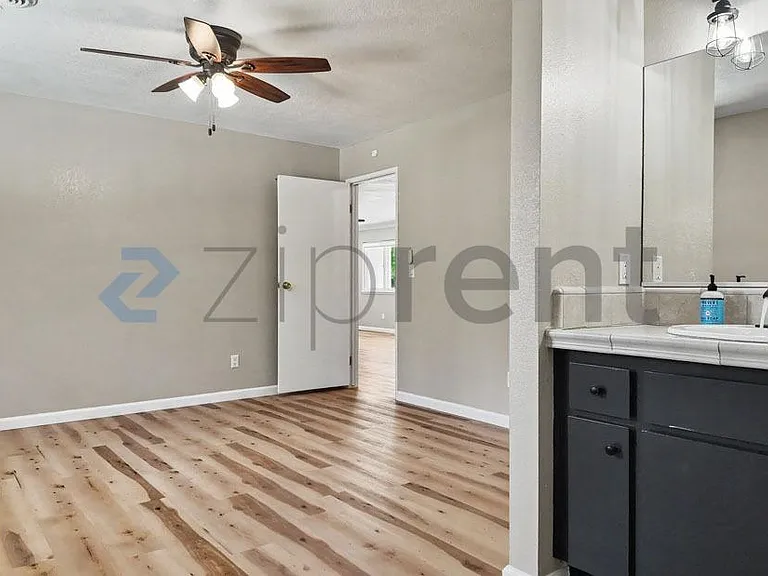 17068 Vintage Dr — Photo 46
