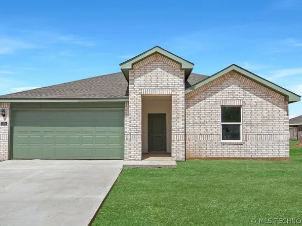 2204 E Toledo St, Broken Arrow, OK 74011