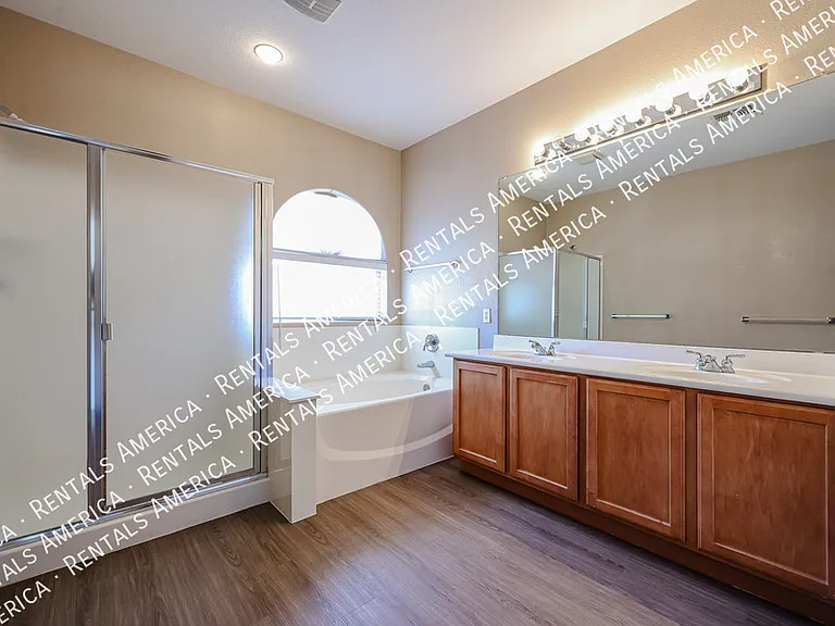 876 E Riviera Pl — Photo 30