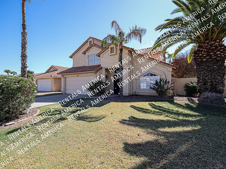 2361 W Myrtle Dr — Photo 2