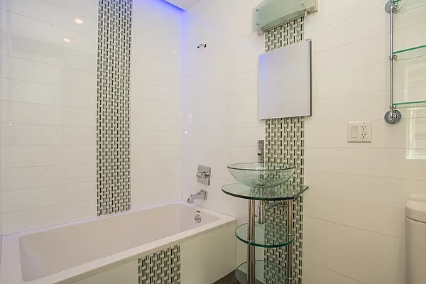 Rented by MNS | media 42