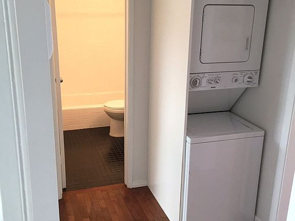 3rd image of 8233 Blackburn Ave #10473047
