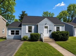 15 Woodlawn Ave E, Utica, NY 13501