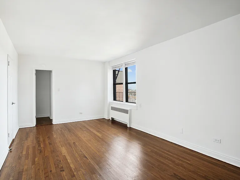 20-26 Seagirt Blvd #2B — Photo 4