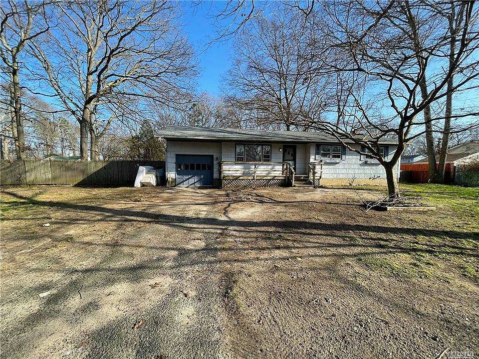 1st image of 305 Monroe Dr