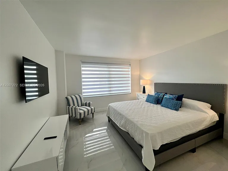 155 Ocean Lane Dr #1011 — Photo 32