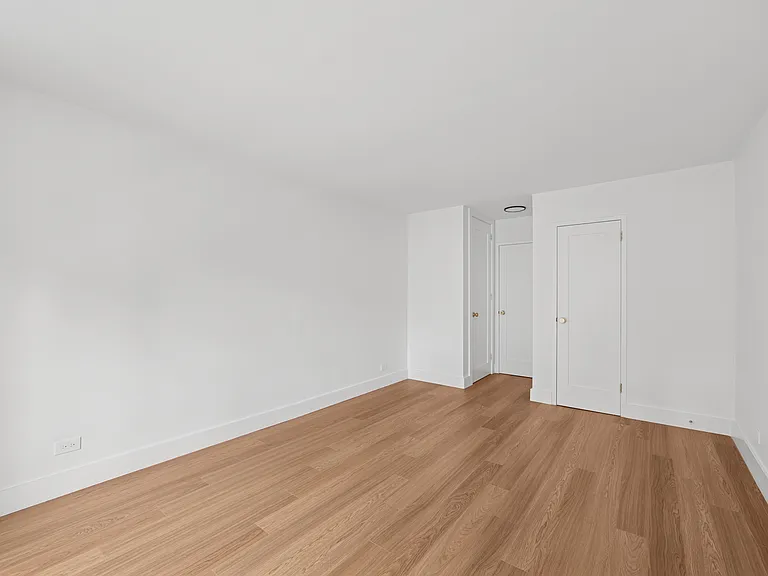 501 E 87th St #11C — Photo 10
