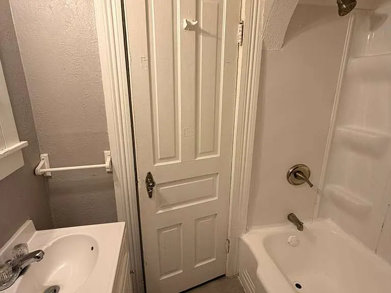319 White St — Photo 20