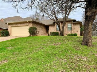 7629 Jamie Renee Ln, North Richland Hills, TX 76182