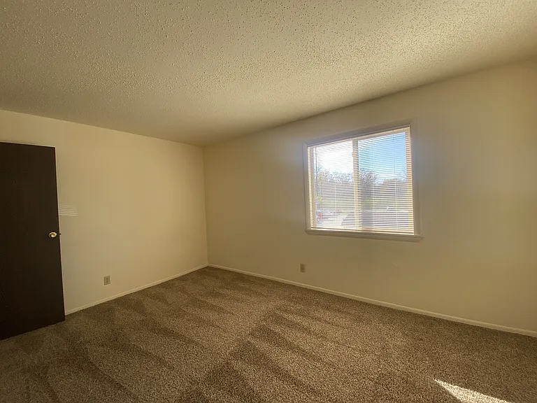 Kimberly Club Apartments — Photo 196