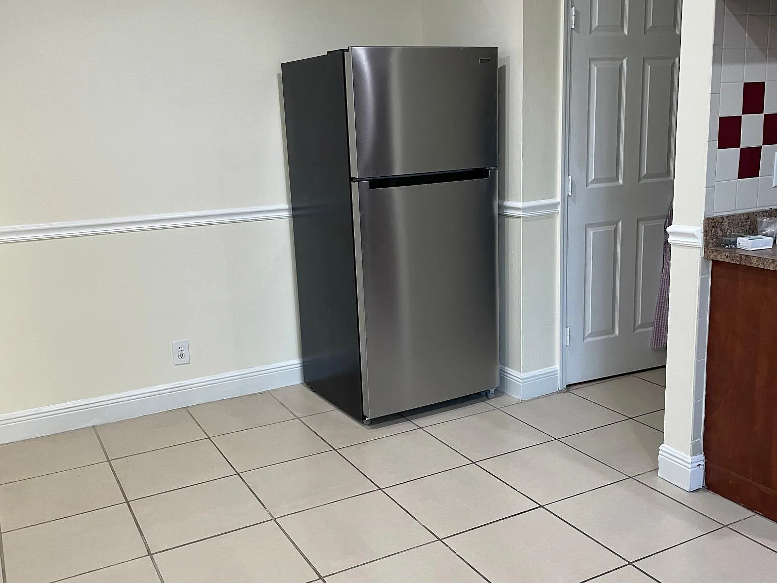 420 NE 44th St — Photo 3