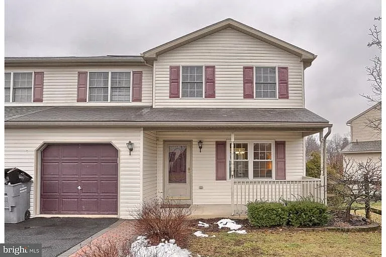 6098 Pond View Dr photo 1