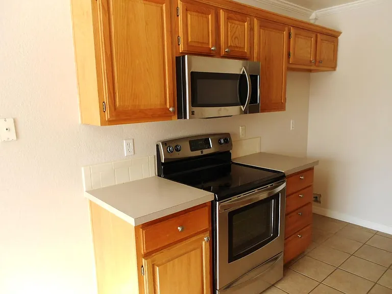 1 Keighley Ln — Photo 9