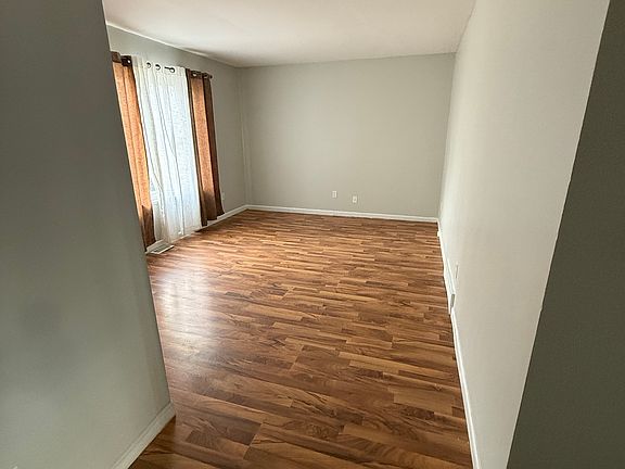 5th image of 22250 Schafer St