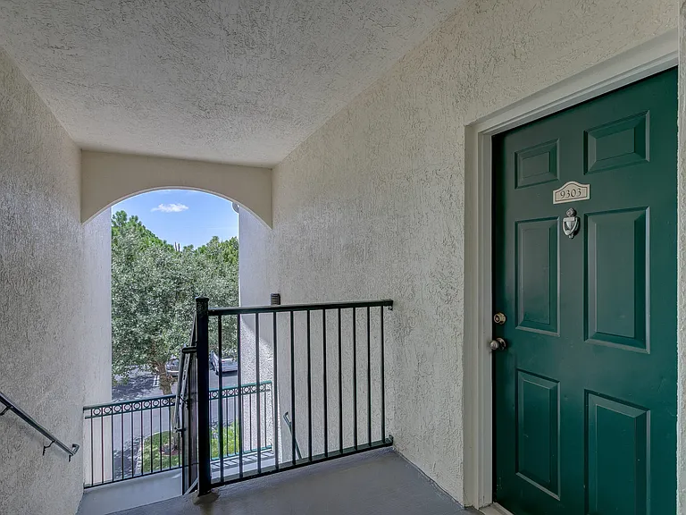 9303 Myrtlewood Cir W — Photo 2
