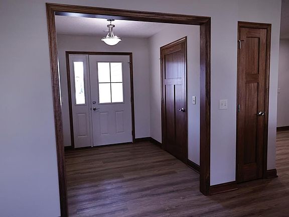 5th image of 113 Kincora Dr