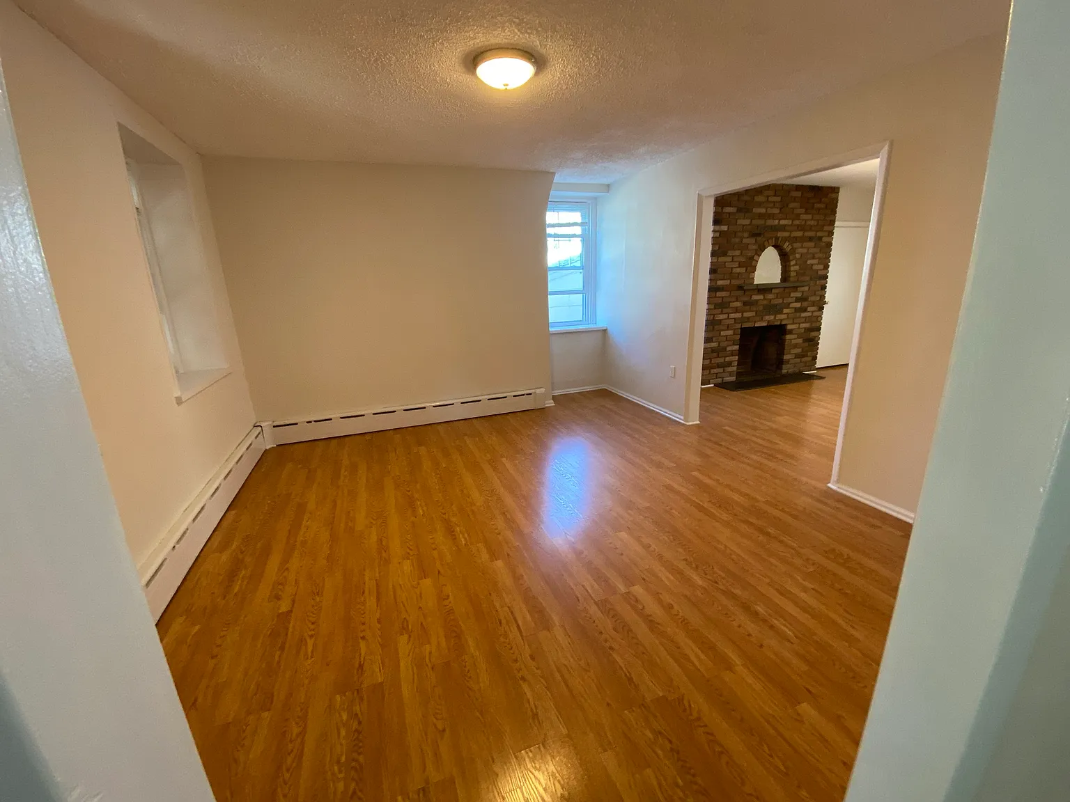 3 bed, 1.5 bath, 1500 sqft, $4,500 — Photo 4